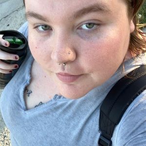 Meet your Posher, Crystal